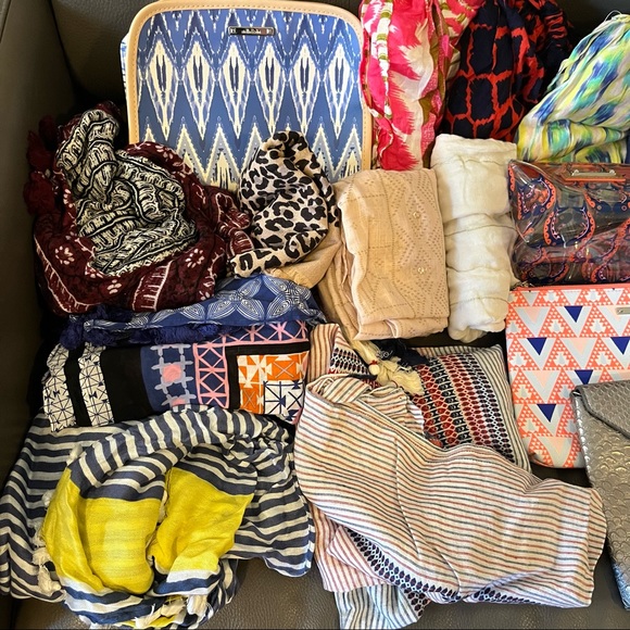 Stella & Dot scarves and bags lot (15 pieces!) - Picture 2 of 4